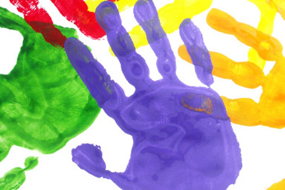 Grado en Educación Infantil o CFGS en Educación Infantil